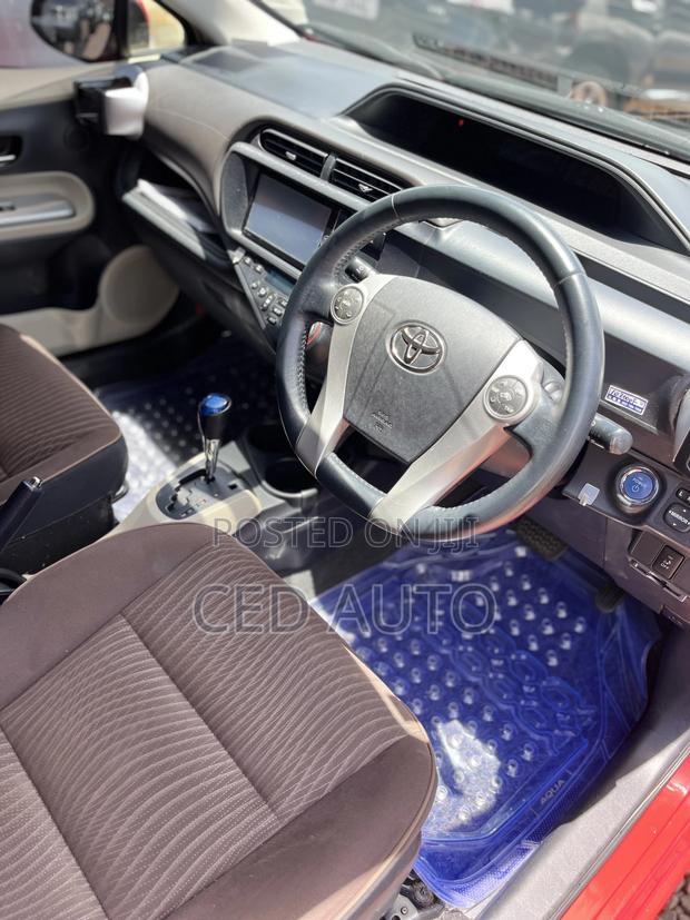 Toyota Aqua 2013 Red
