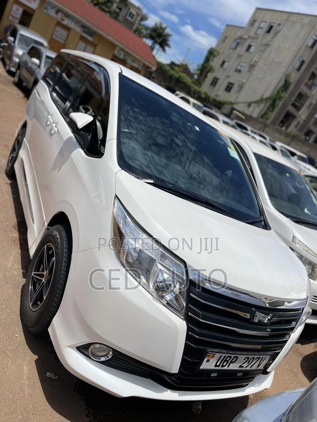 Toyota Noah 2014 White