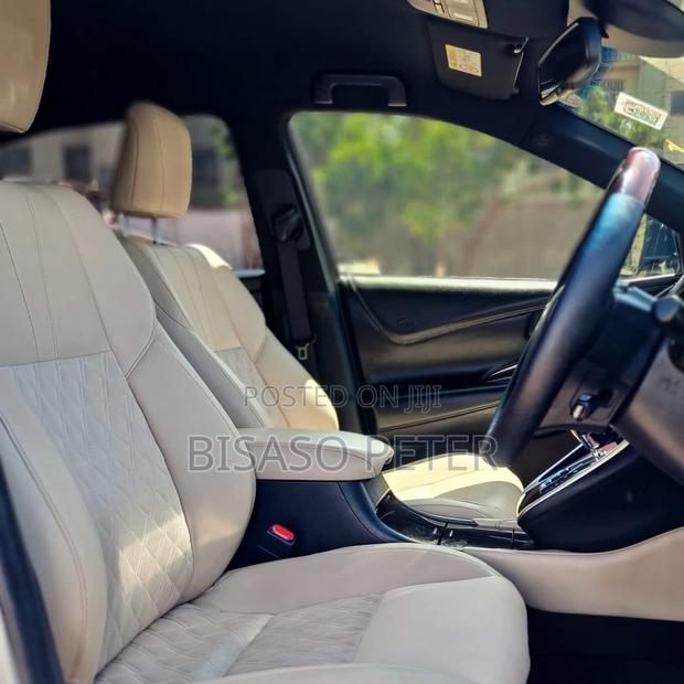 Toyota Harrier 2.0 2015 White