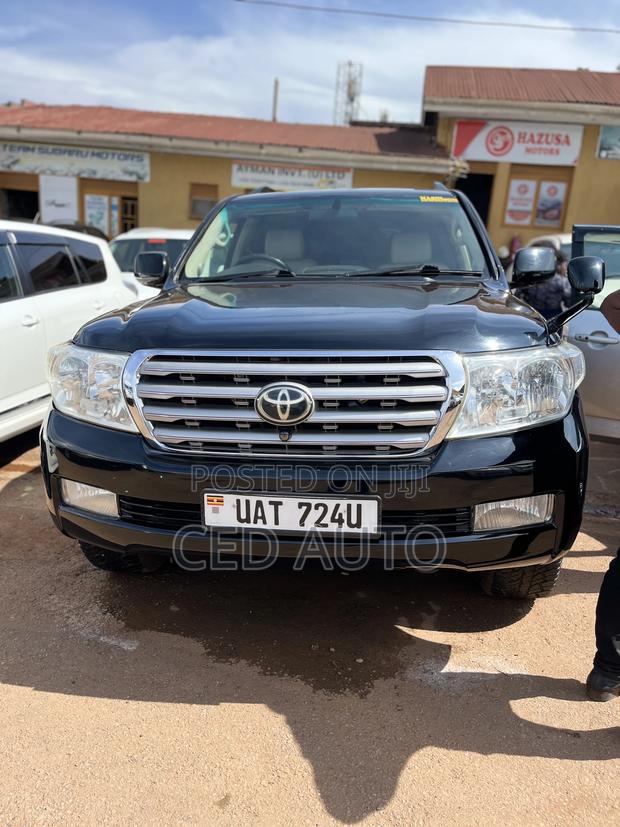 Toyota Land Cruiser 2010 Black