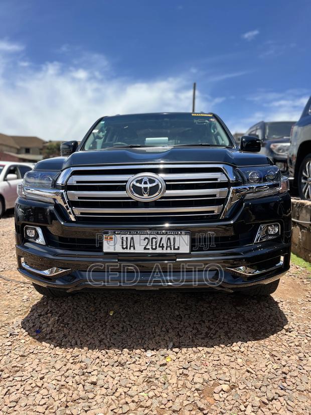 Toyota Land Cruiser 4.6 V8 ZX 2017 Black