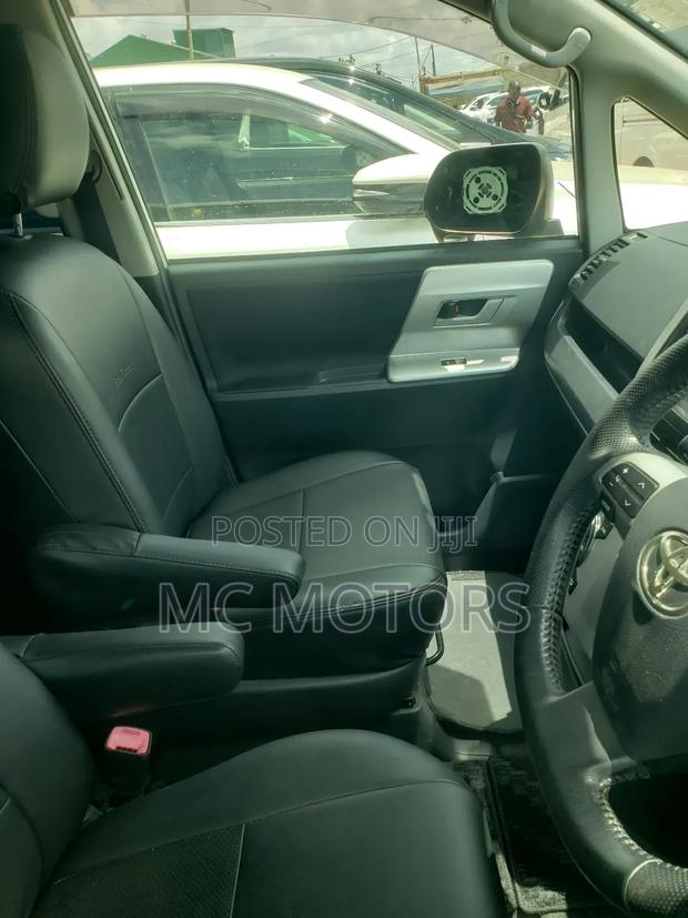 Toyota Noah 2013 White