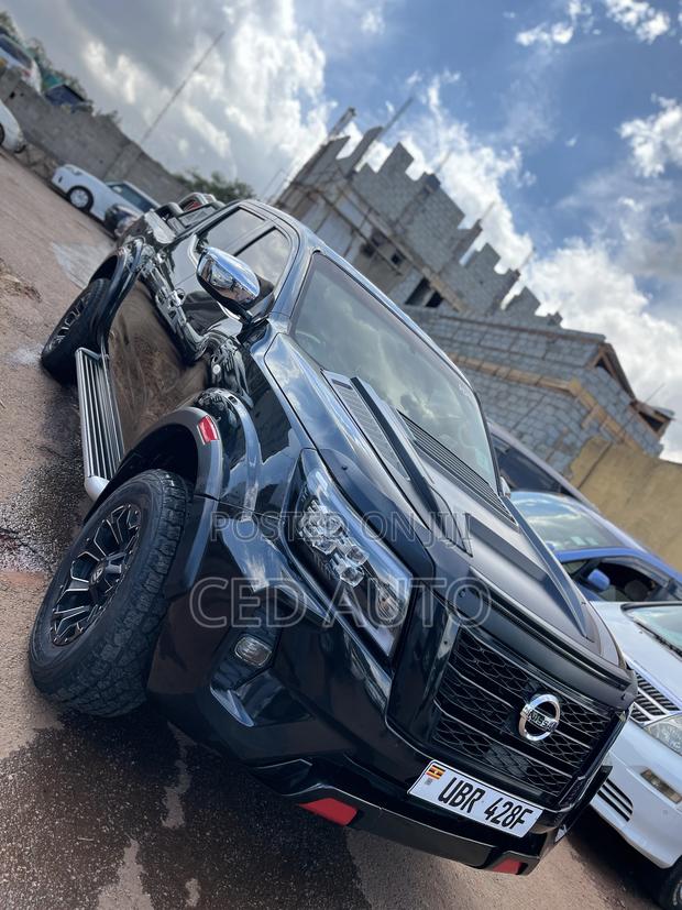 Nissan Navara 2020 Black