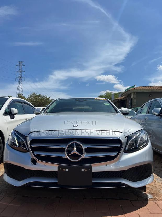 Mercedes-Benz E200 2017 Silver