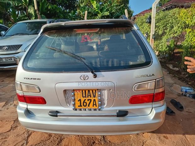 Toyota Corolla 2000 Silver