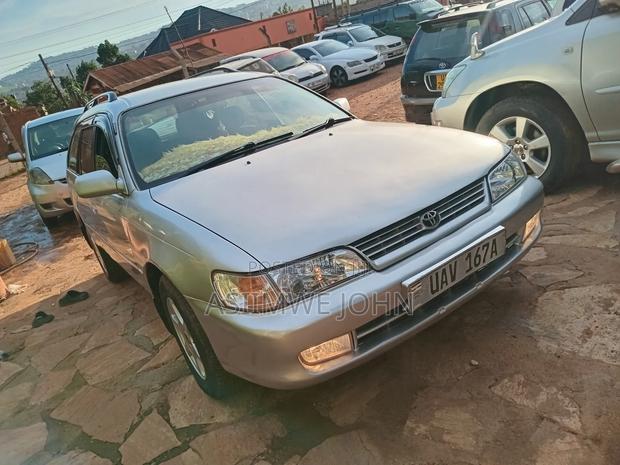 Toyota Corolla 2000 Silver