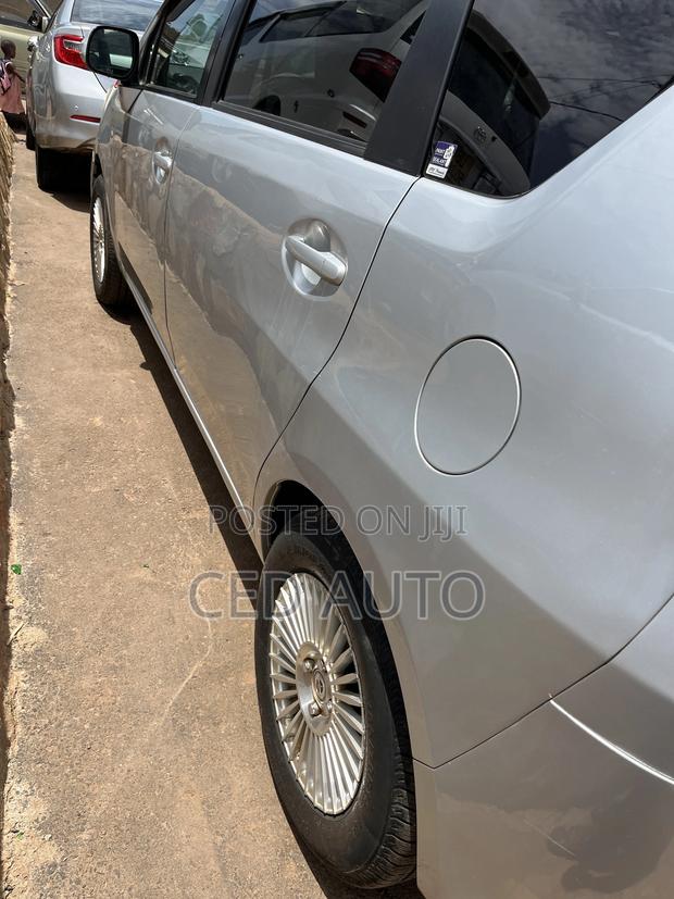Toyota Passo Sette 2010 Silver
