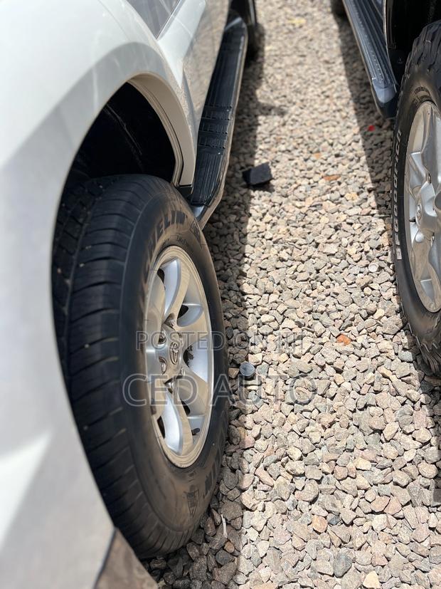 Toyota Land Cruiser Prado 2007 White