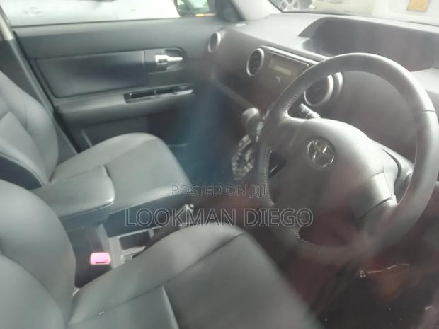 Toyota Corolla Rumion 2011 Black