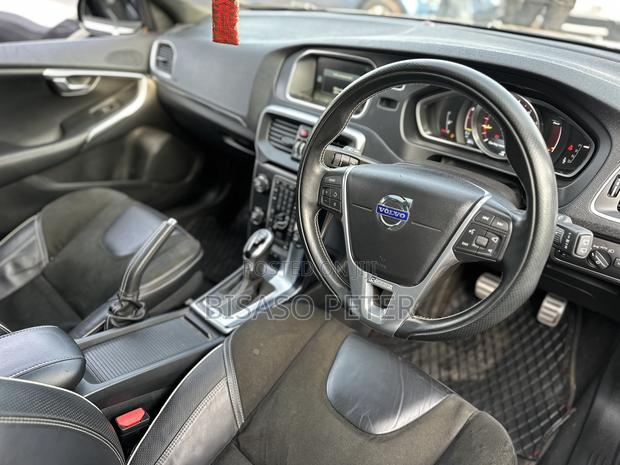 Volvo V40 2014 Black