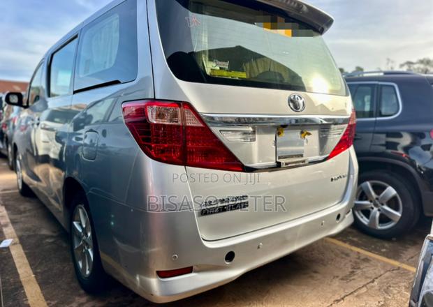 Toyota Alphard 2.4 Petrol AWD 2013 Silver