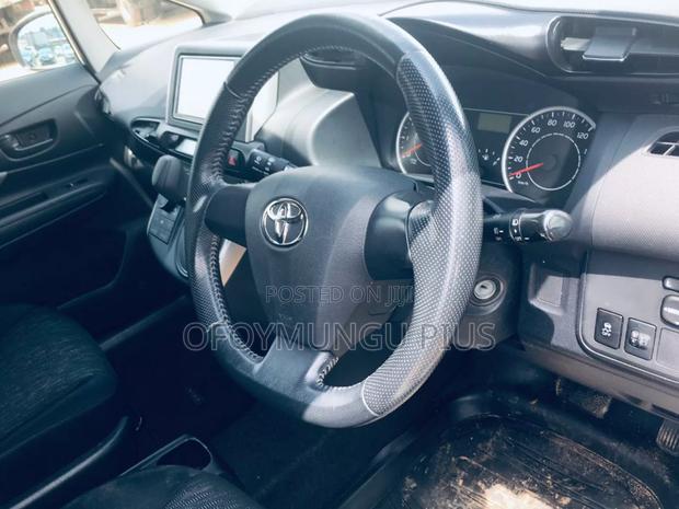 Toyota Wish 2011 White