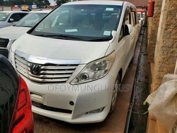 Toyota Alphard 2.4 Petrol AWD 2010 White