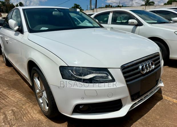 Audi A4 2.0T Premium 2012 White