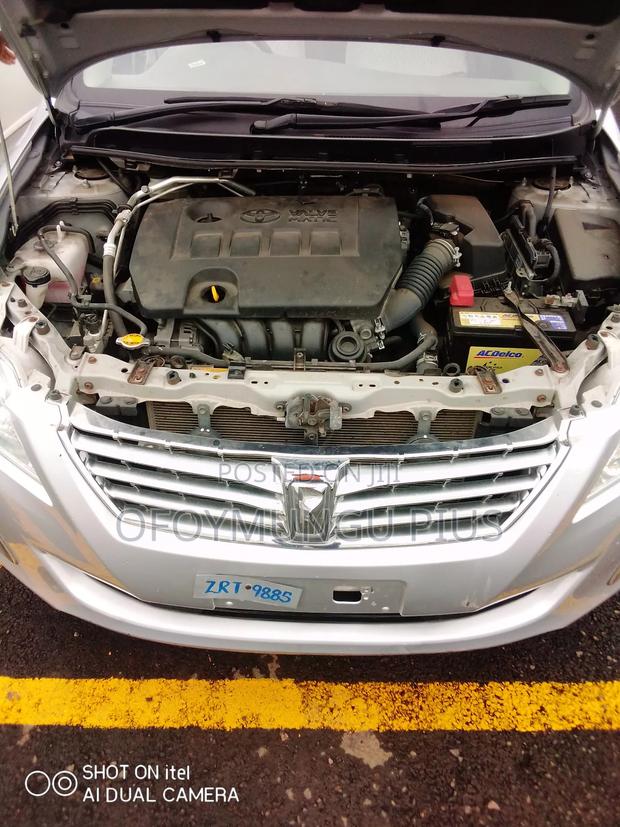 Toyota Premio 2012 Silver