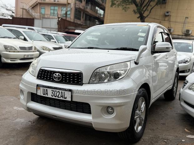 Toyota Rush 2009 White
