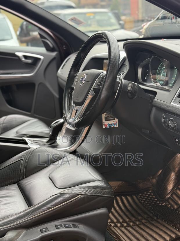 Volvo XC60 T6 R-Design AWD 2015 Brown