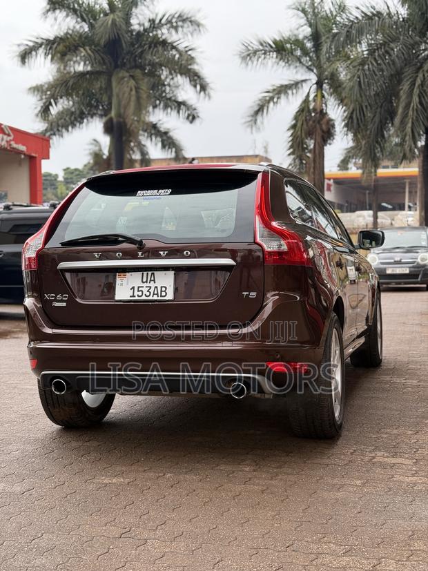 Volvo XC60 T6 R-Design AWD 2015 Brown