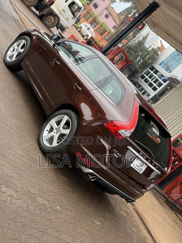 Volvo XC60 T6 R-Design AWD 2015 Brown