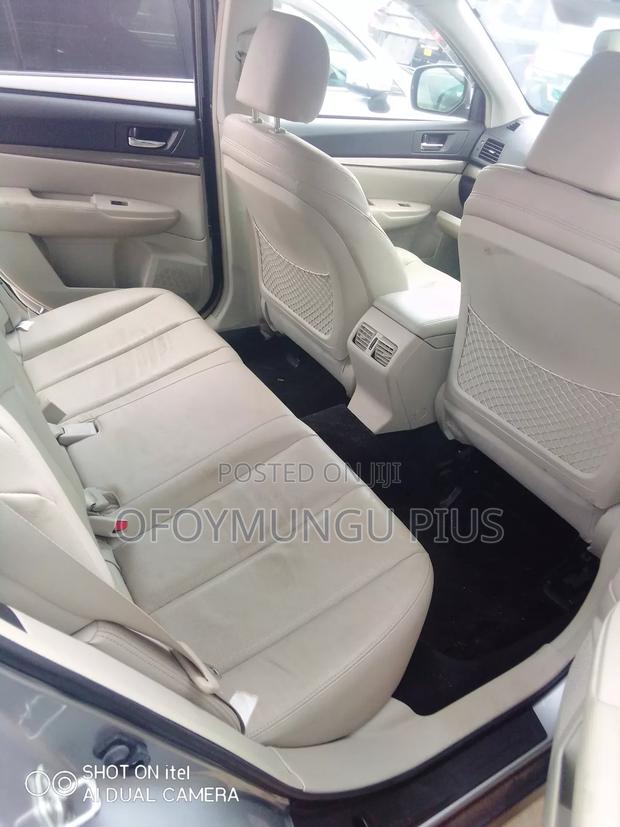 Subaru Outback 2011 Silver