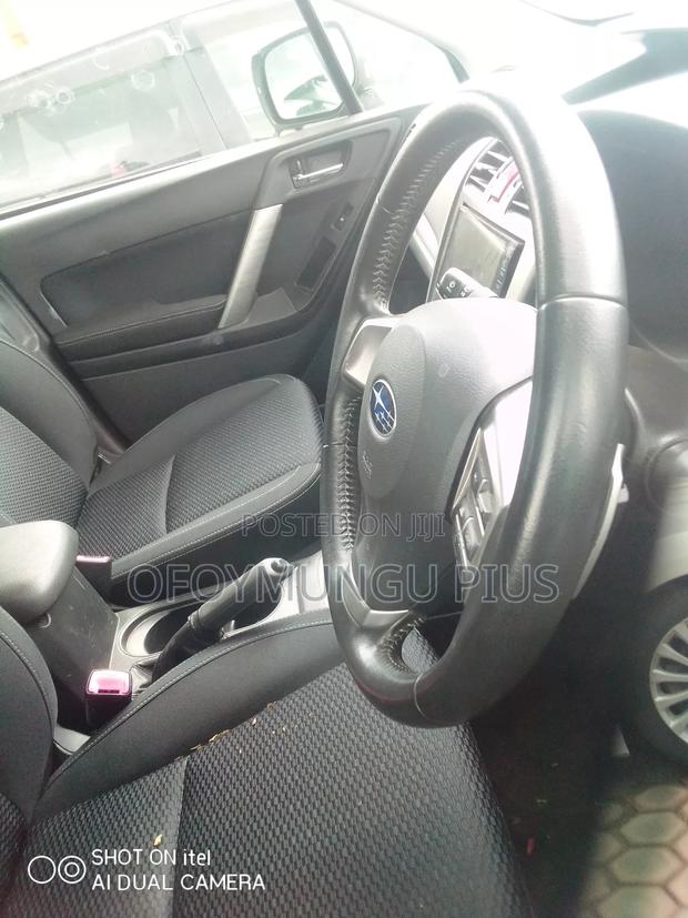 Subaru Outback 2012 Off white