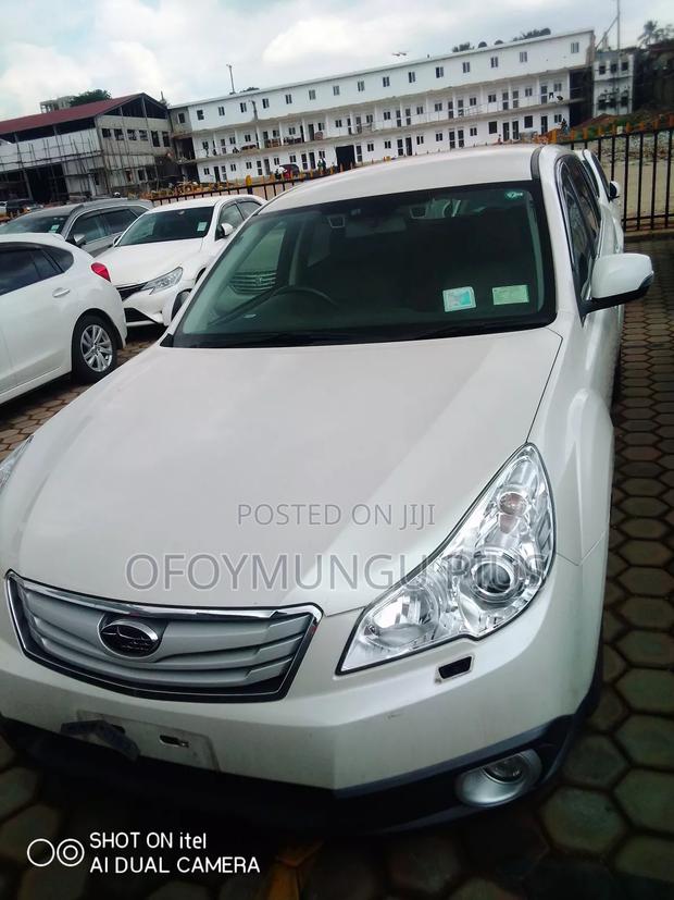 Subaru Outback 2012 Off white