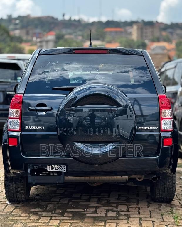 Suzuki Escudo 2012 Black