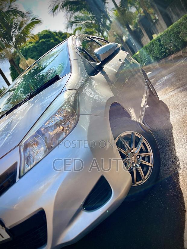 Toyota Vitz 1.3 FWD 5dr 2014 Silver