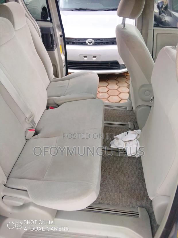 Toyota Noah 2013 Gold