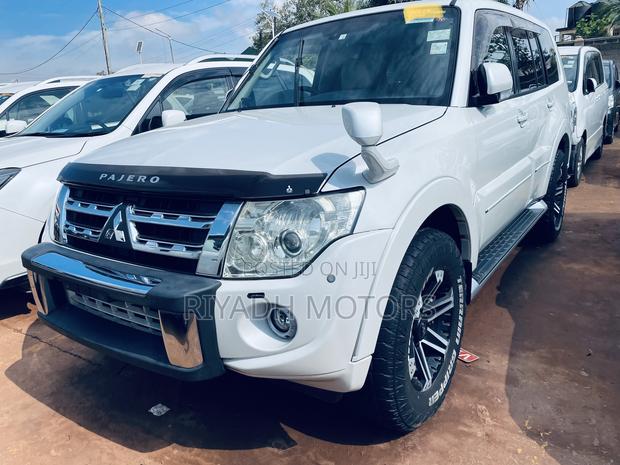 Mitsubishi Pajero 2012 White