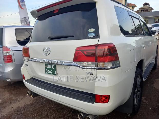 Toyota Land Cruiser 4.0 V6 GX-R 2010 White