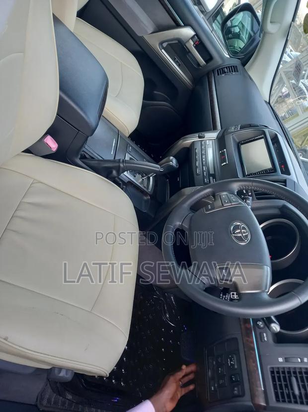 Toyota Land Cruiser 4.0 V6 GX-R 2010 White