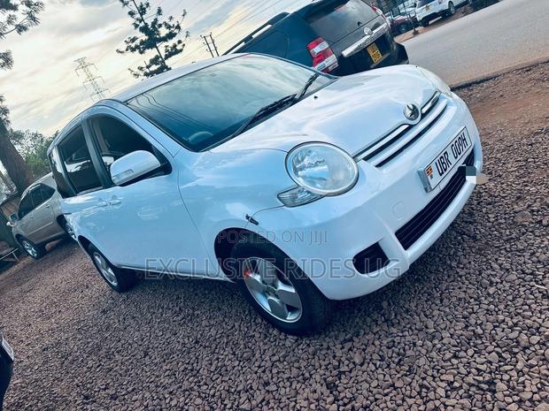 Toyota Sienta 2007 White