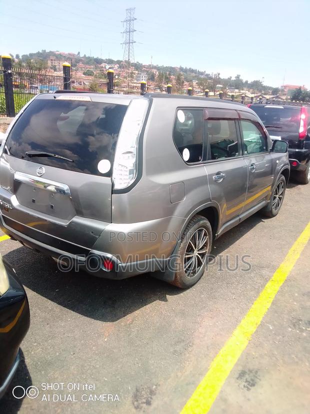 Nissan X-Trail 2011 Gray