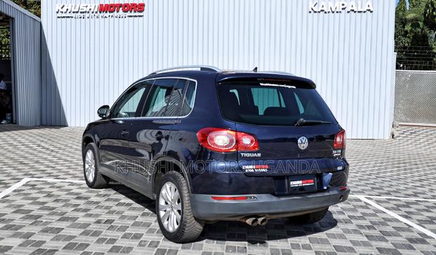 Volkswagen Tiguan 2010 Blue