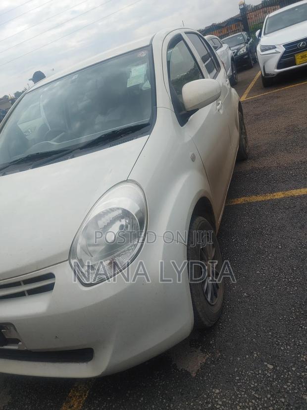Toyota Passo 2011 Beige