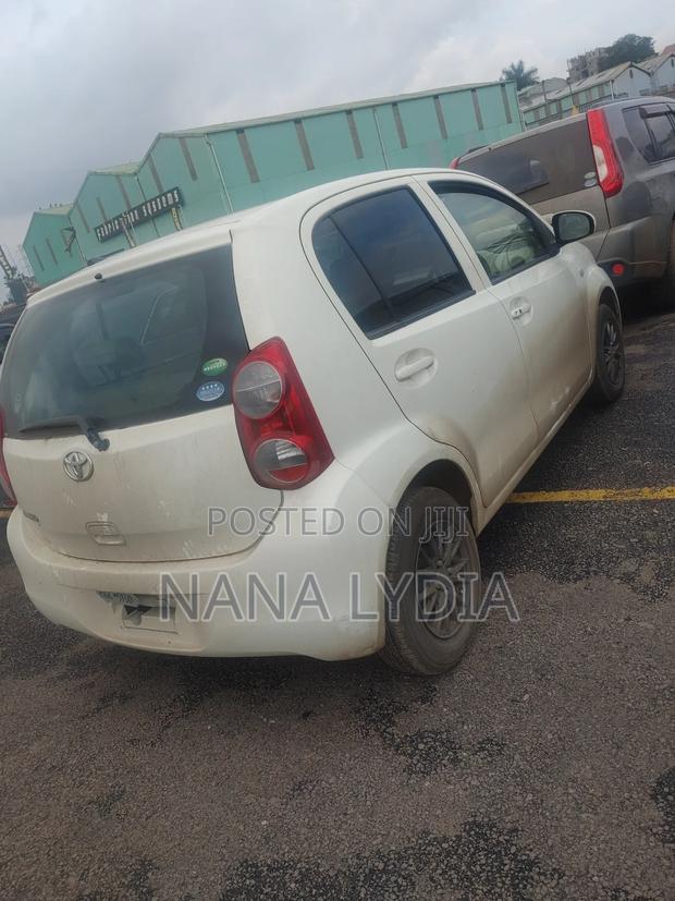 Toyota Passo 2011 Beige