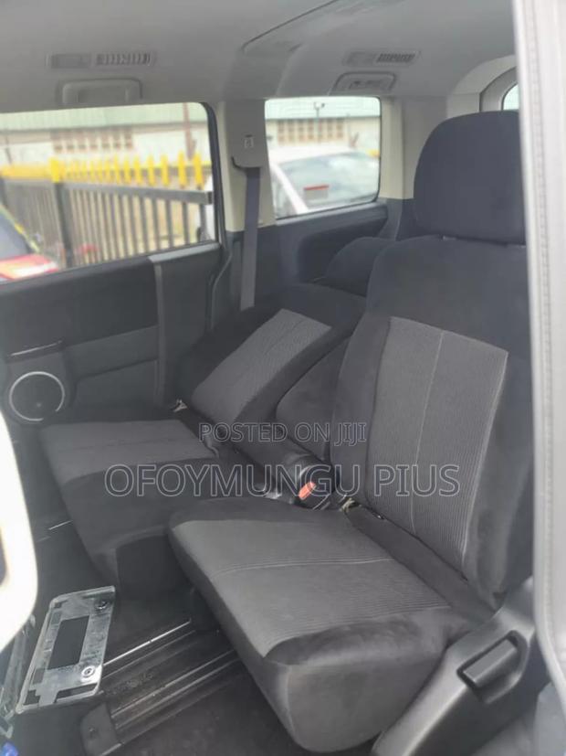 Mitsubishi Delica 2012 White