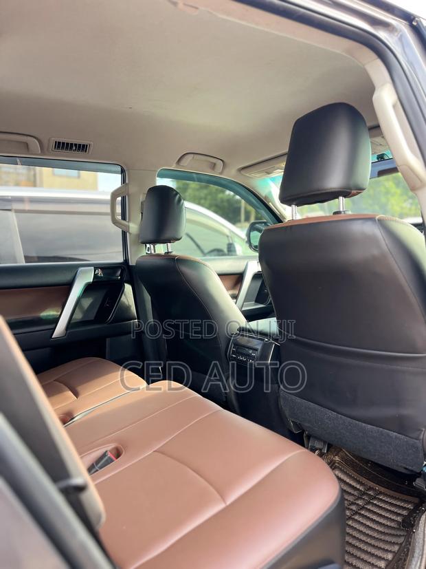 Toyota Land Cruiser Prado 2018 Gray