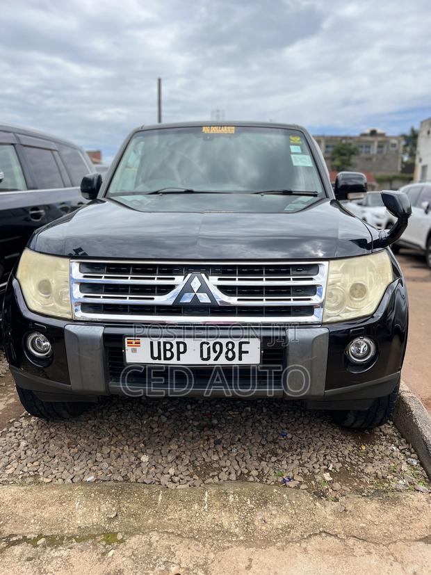 Mitsubishi Pajero 2009 Black