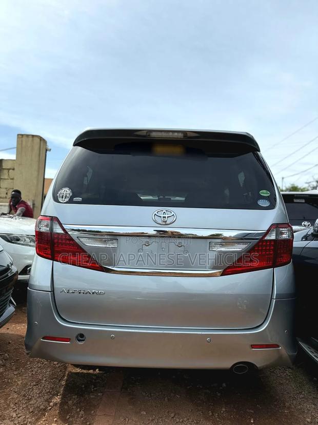 Toyota Alphard 2.4 Petrol FWD 2013 Silver