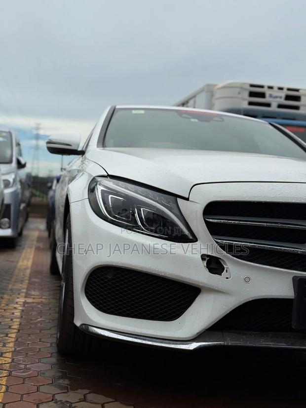 Mercedes-Benz C200 2017 White