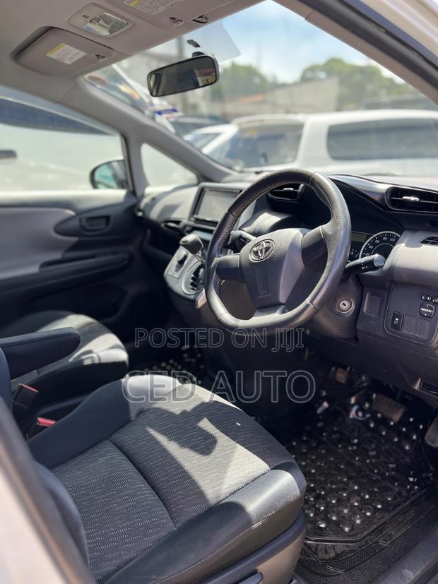 Toyota Wish 2010 White