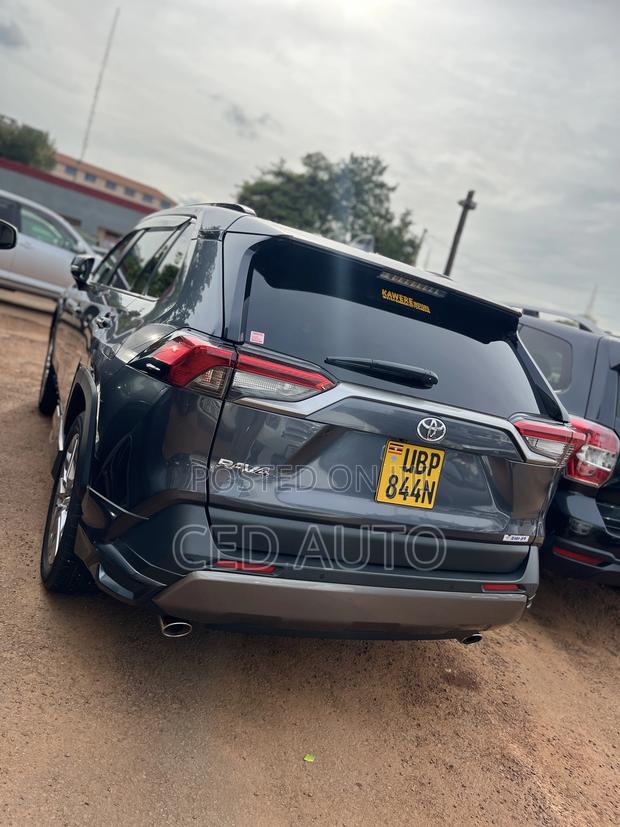Toyota RAV4 Hybrid 2021 Gray