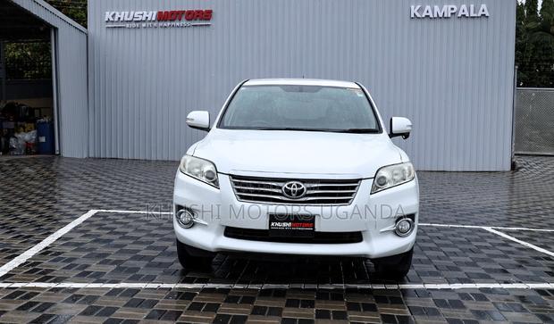 Toyota Vanguard 2012 Pearl