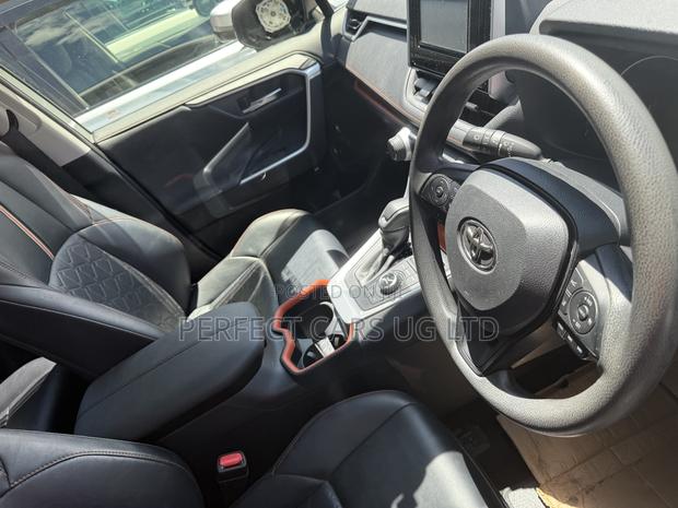 Toyota RAV4 Adventure 2019 Green