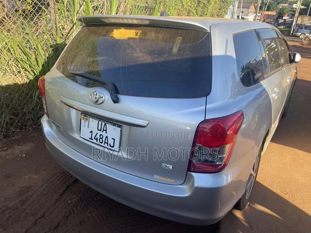 Toyota Corolla Fielder 1.5 Petrol FWD 2011 Silver