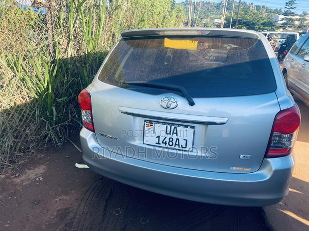 Toyota Corolla Fielder 1.5 Petrol FWD 2011 Silver