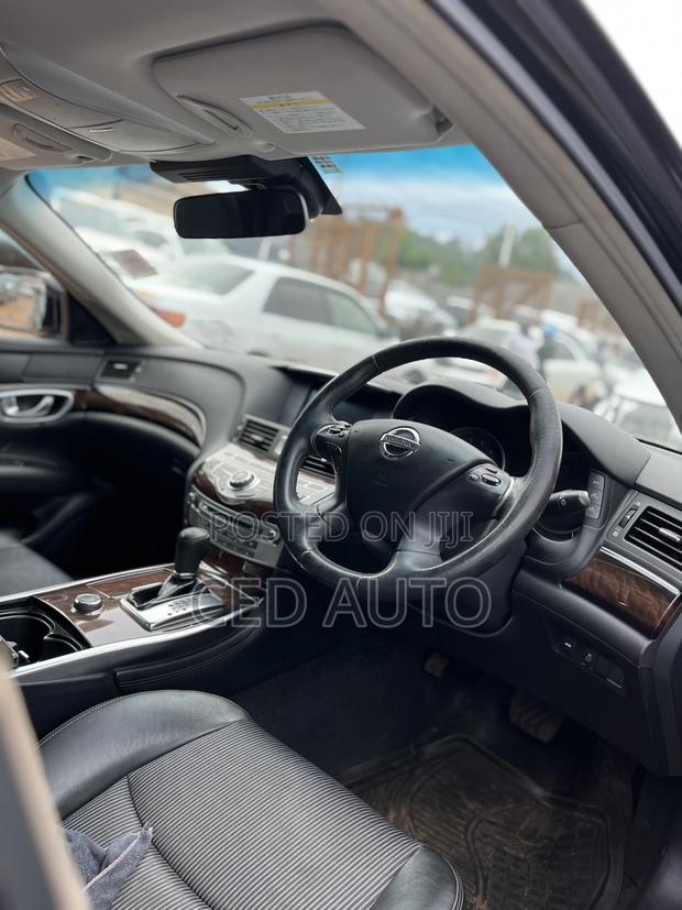 Nissan Fuga 2013 Black