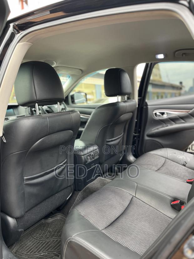 Nissan Fuga 2013 Black